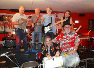 Group of men with musical instruments 